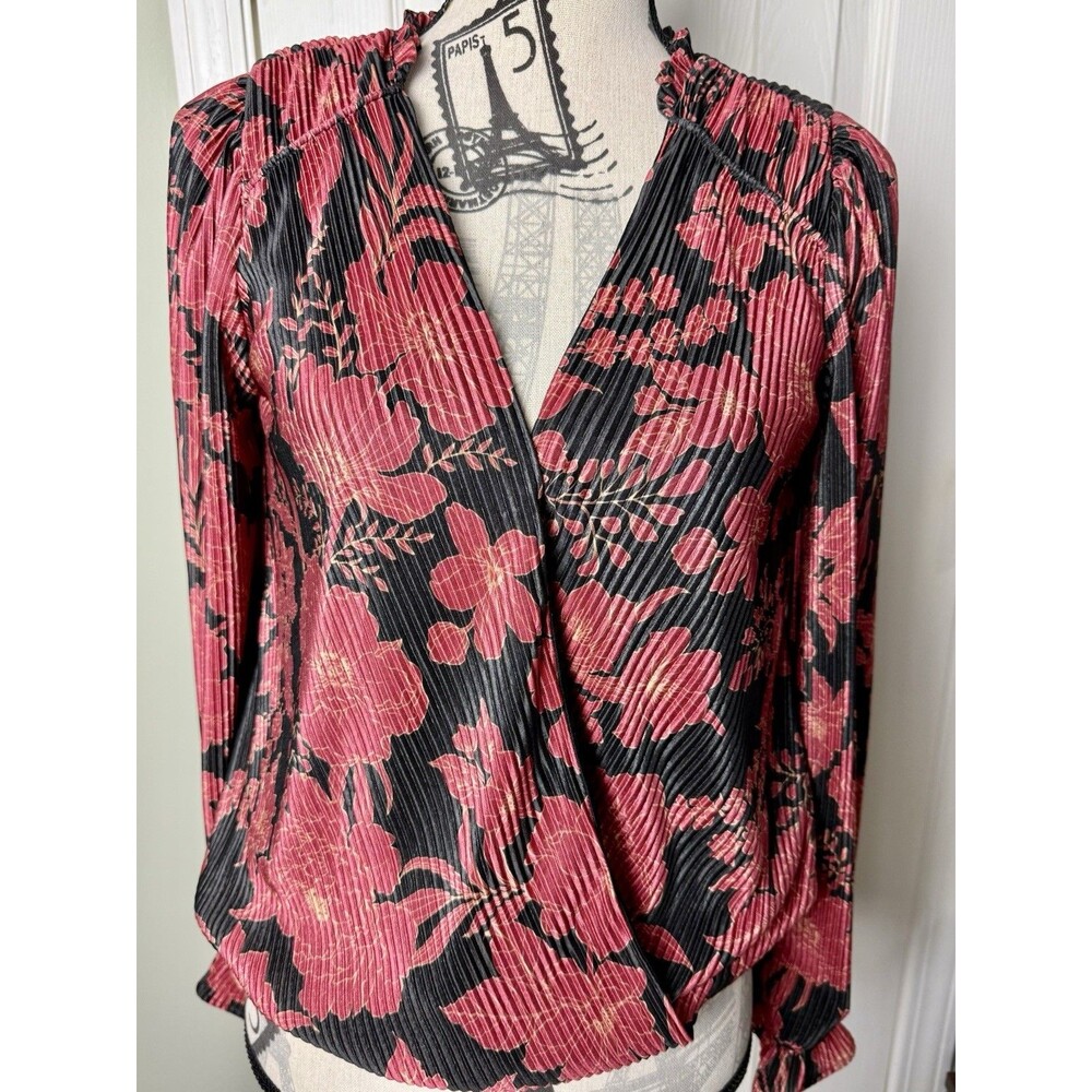 NEW Lush Black Red Floral Pleated Blouse Surplice Neck Ruffled Long Sleeve S - Picture 8 of 10